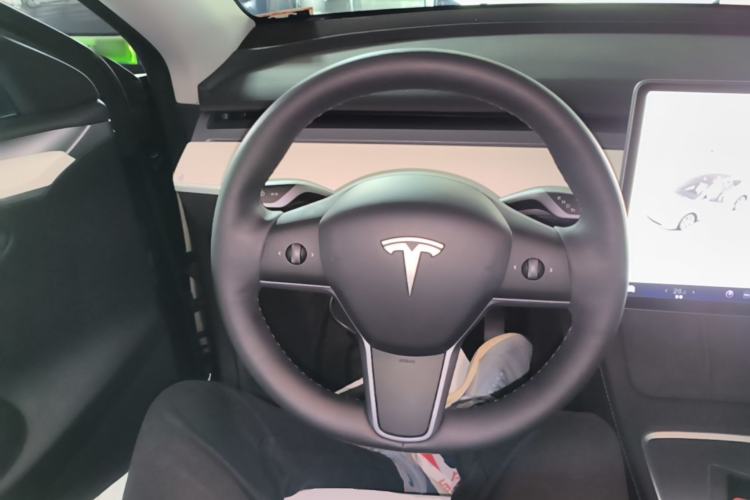 Used Tesla Model Y 2022 Revised Version Rear-Wheel Drive Steering Wheel