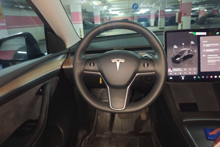 Used Tesla Model Y 2022 Rear-Wheel-Drive Version Steering Wheel