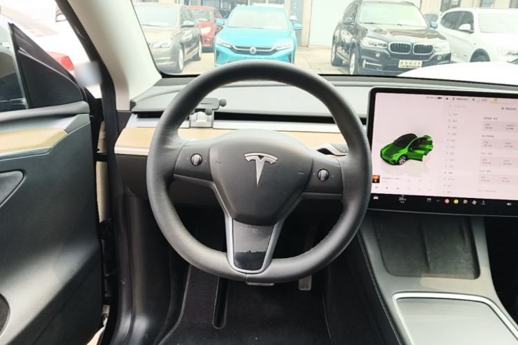 Used Tesla Model Y 2022 Rear-Wheel-Drive Version Steering Wheel