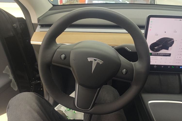 Used Tesla Model Y 2022 Rear-Wheel-Drive Version Steering Wheel