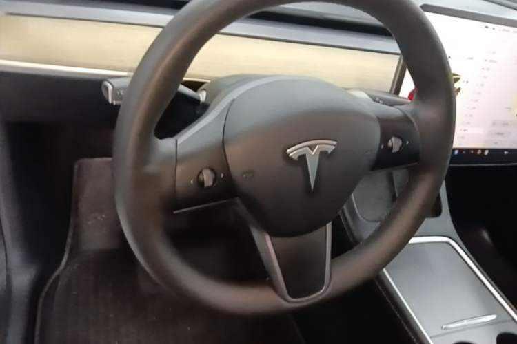 Used Tesla Model Y 2022 Revised Version Rear-Wheel Drive Steering Wheel