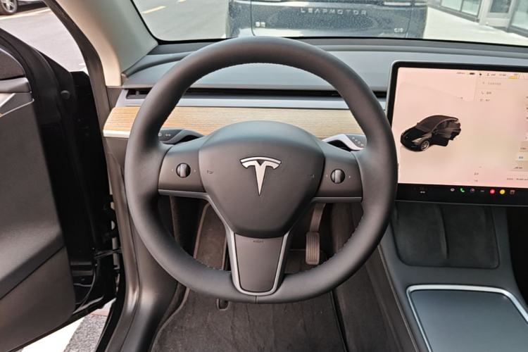 Used Tesla Model Y 2022 Rear-Wheel-Drive Version Steering Wheel