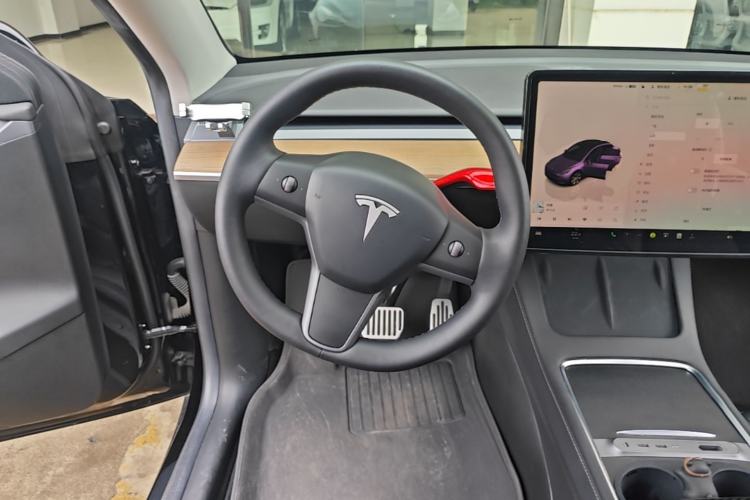 Used Tesla Model Y 2022 Rear-Wheel-Drive Version Steering Wheel
