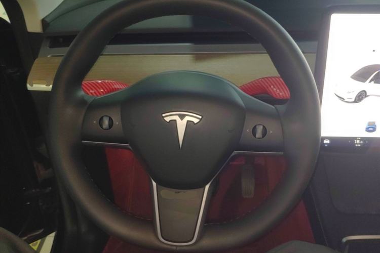 Used Tesla Model Y 2022 Long-Range All-Wheel-Drive Version Steering Wheel