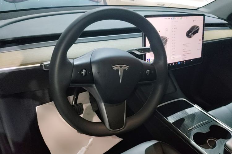 Used Tesla Model Y 2022 Revised Version Long-Range All-Wheel Drive Steering Wheel