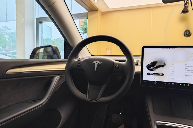 Used Tesla Model Y 2022 Revised Version Rear-Wheel Drive Steering Wheel