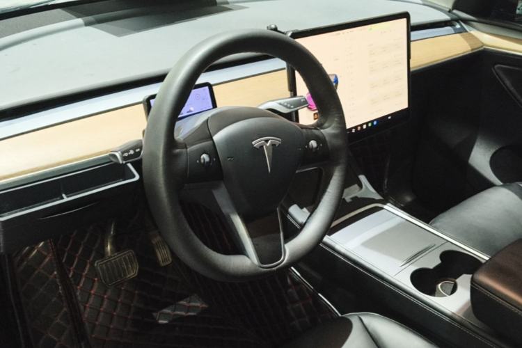Used Tesla Model Y 2022 Rear-Wheel-Drive Version Steering Wheel