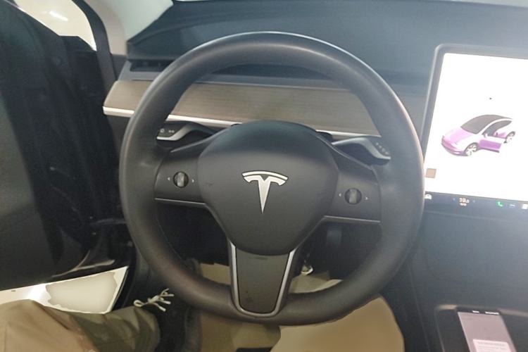 Used Tesla Model Y 2022 Rear-Wheel-Drive Version Steering Wheel
