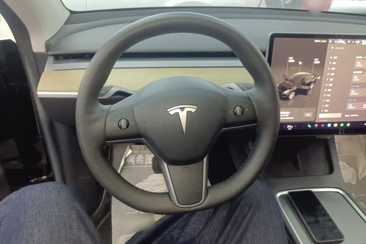 Used Tesla Model Y 2022 Revised Version Rear-Wheel Drive Steering Wheel