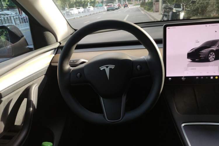 Used Tesla Model Y 2022 Rear-Wheel-Drive Version Steering Wheel