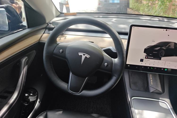 Used Tesla Model Y 2022 Rear-Wheel-Drive Version Steering Wheel