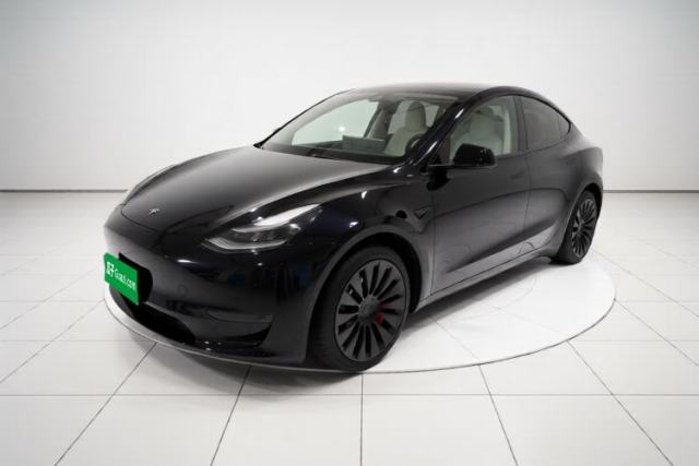 Ojetý Tesla Model Y 2022 Rear-Wheel-Drive Version