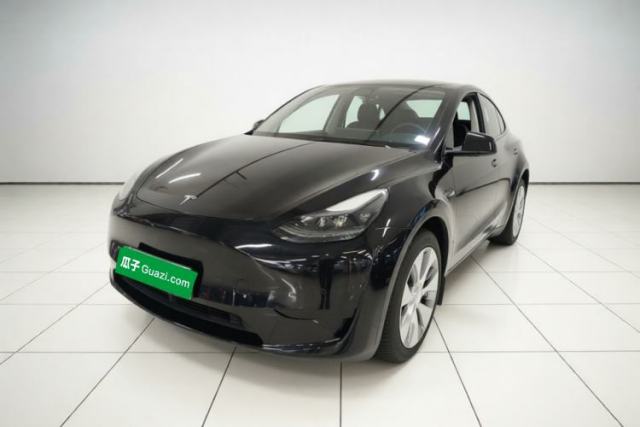 Ojetý Tesla Model Y 2022 Rear-Wheel-Drive Version