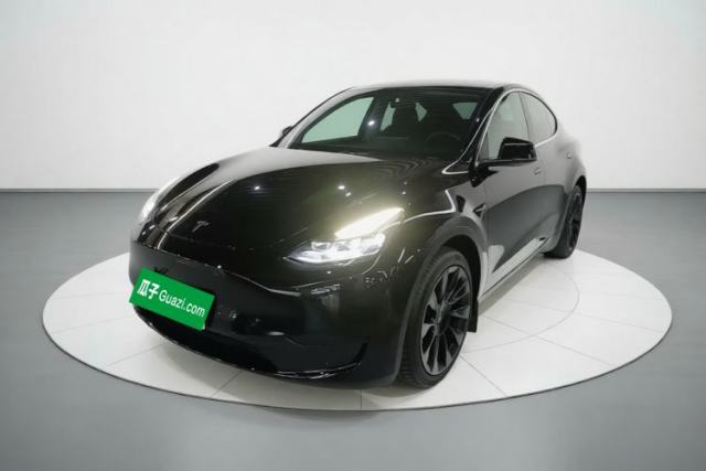 Ojetý Tesla Model Y 2022 Rear-Wheel-Drive Version