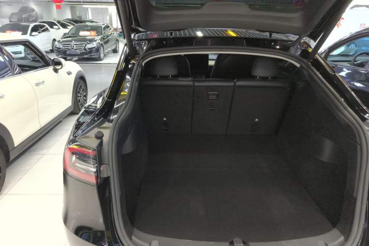 Used Tesla Model Y 2022 Rear-Wheel-Drive Version Trunk