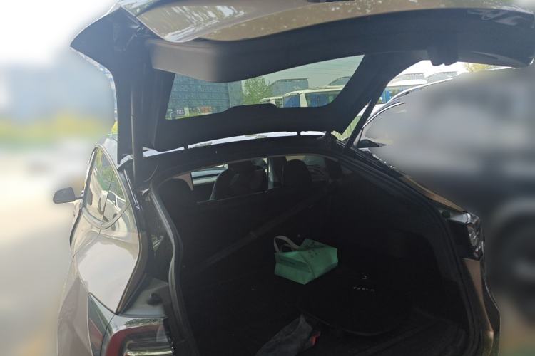 Used Tesla Model Y 2022 Rear-Wheel-Drive Version Trunk