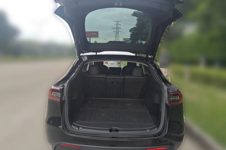 Used Tesla Model Y 2022 Rear-Wheel-Drive Version Trunk