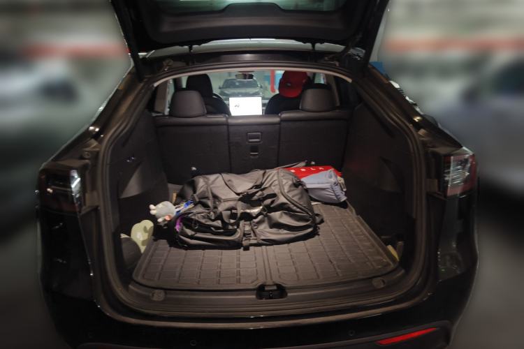 Used Tesla Model Y 2022 Rear-Wheel-Drive Version Trunk