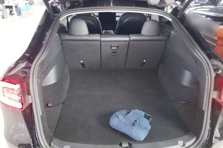 Used Tesla Model Y 2022 Performance High-Performance All-Wheel-Drive Version Trunk