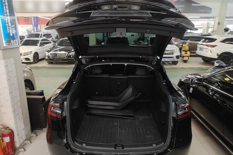 Used Tesla Model Y 2022 Rear-Wheel-Drive Version Trunk
