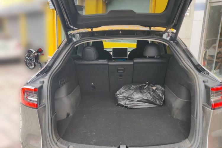 Used Tesla Model Y 2022 Rear-Wheel-Drive Version Trunk