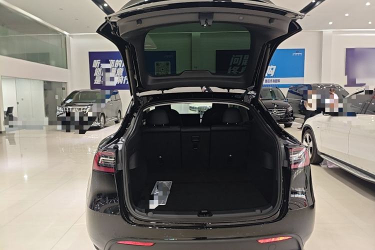 Used Tesla Model Y 2022 Rear-Wheel-Drive Version Trunk