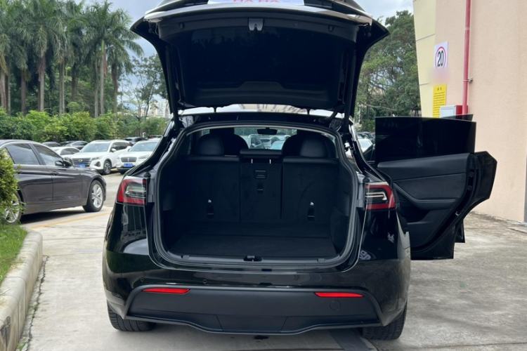 Used Tesla Model Y 2022 Rear-Wheel-Drive Version Trunk