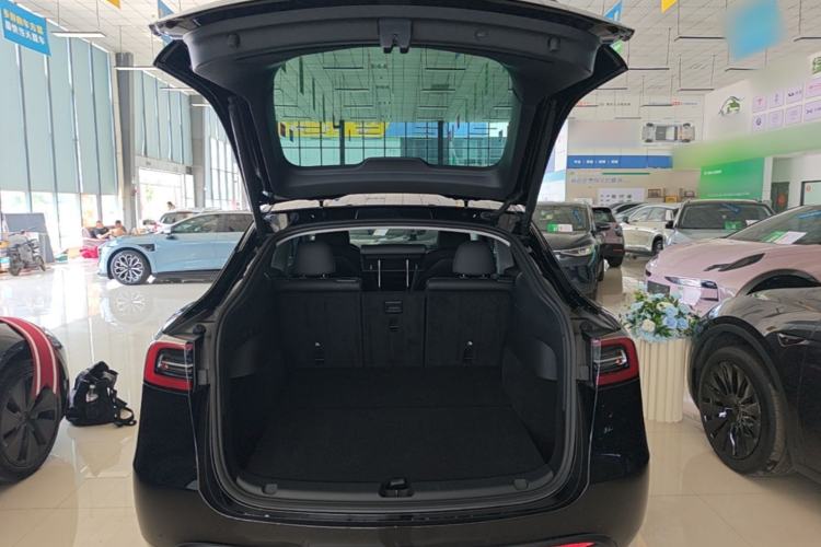 Used Tesla Model Y 2022 Rear-Wheel-Drive Version Trunk