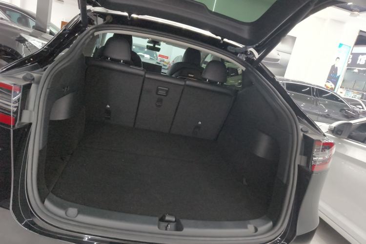 Used Tesla Model Y 2022 Rear-Wheel-Drive Version Trunk