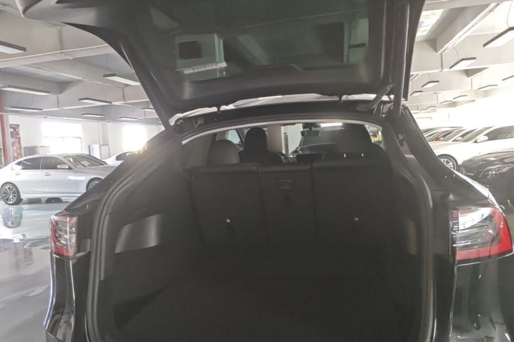 Used Tesla Model Y 2022 Rear-Wheel-Drive Version Trunk
