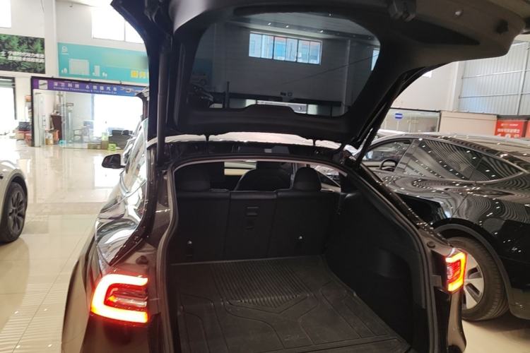 Used Tesla Model Y 2022 Rear-Wheel-Drive Version Trunk