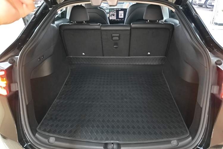 Used Tesla Model Y 2022 Revised Version Long-Range All-Wheel Drive Trunk