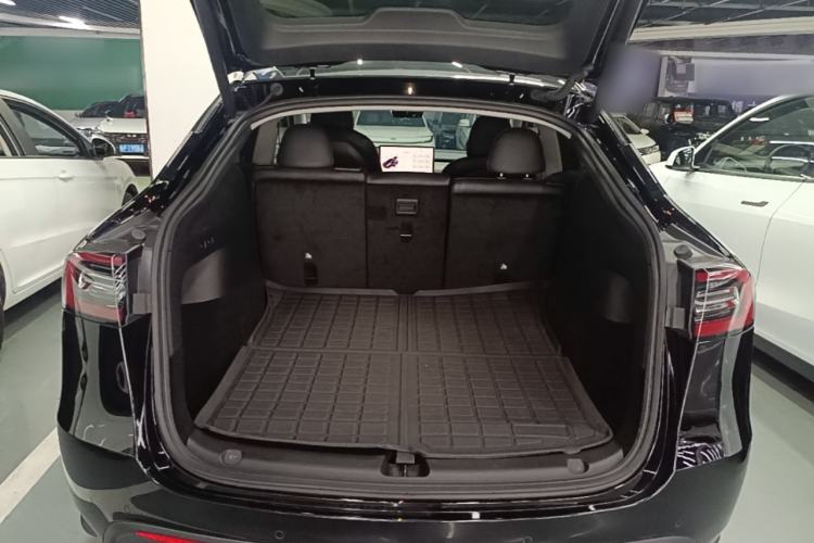 Used Tesla Model Y 2022 Rear-Wheel-Drive Version Trunk