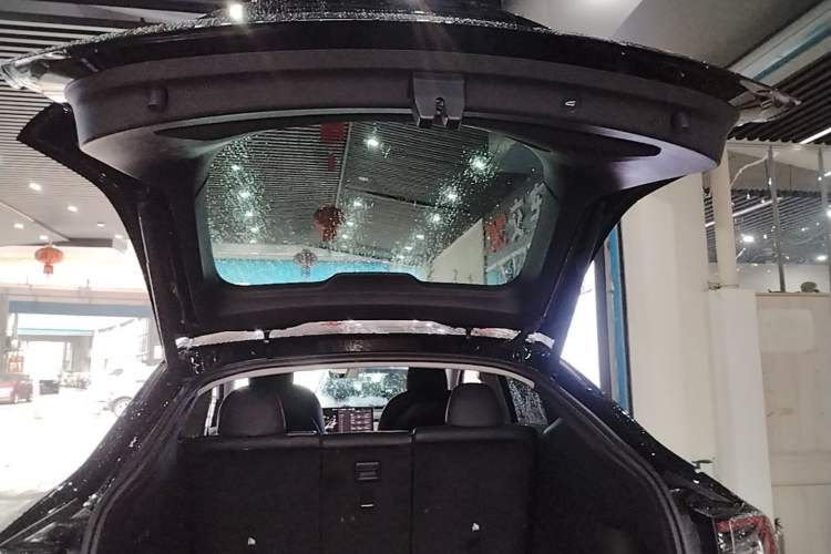 Used Tesla Model Y 2022 Long-Range All-Wheel-Drive Version Trunk