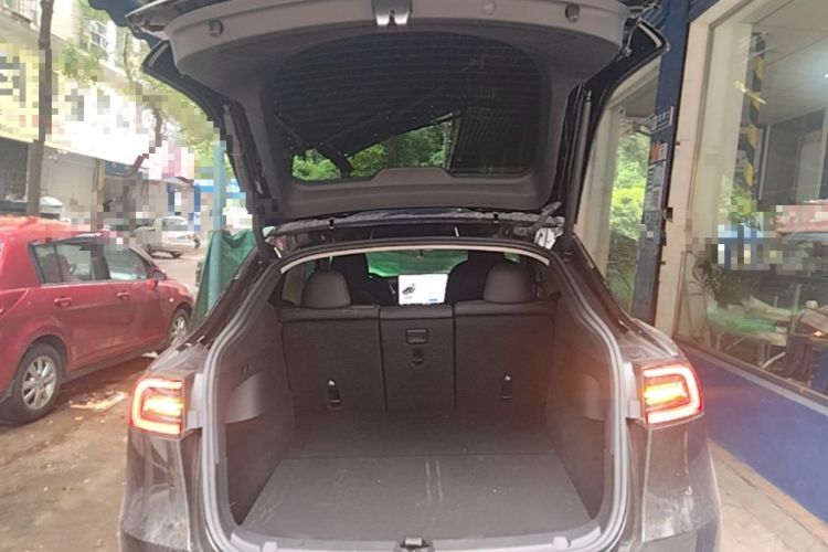 Used Tesla Model Y 2022 Rear-Wheel-Drive Version Trunk