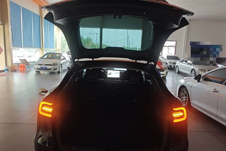 Used Tesla Model Y 2022 Long-Range All-Wheel-Drive Version Trunk