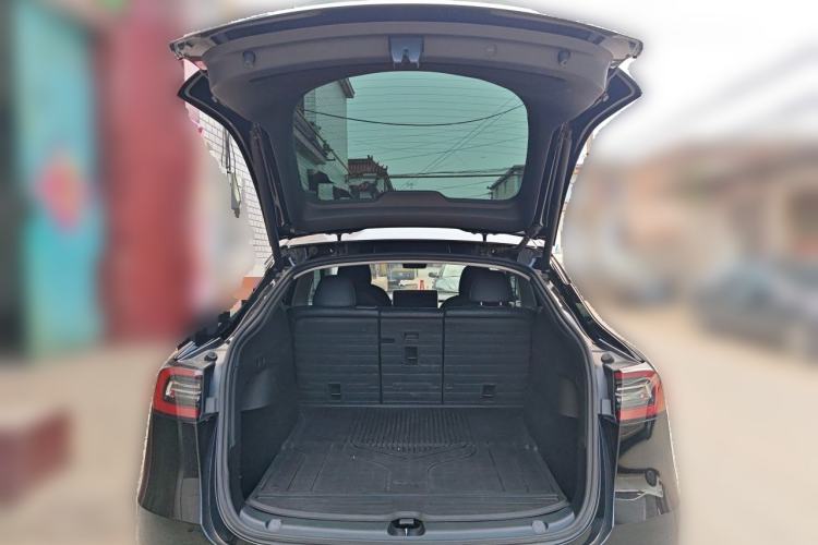 Used Tesla Model Y 2022 Rear-Wheel-Drive Version Trunk