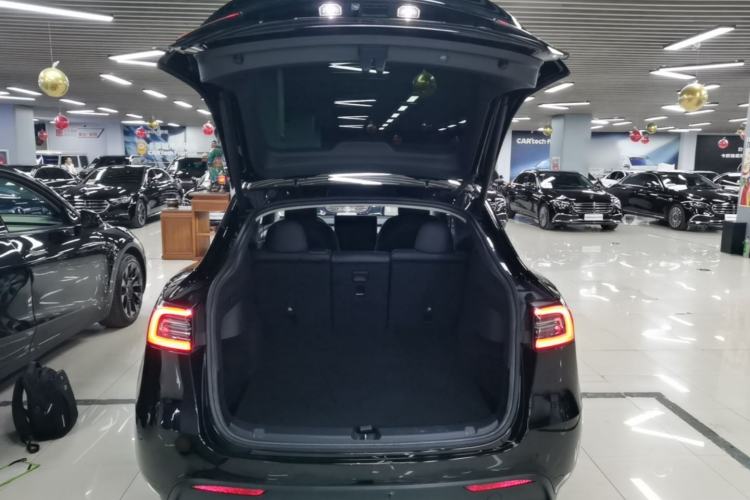 Used Tesla Model Y 2022 Rear-Wheel-Drive Version Trunk