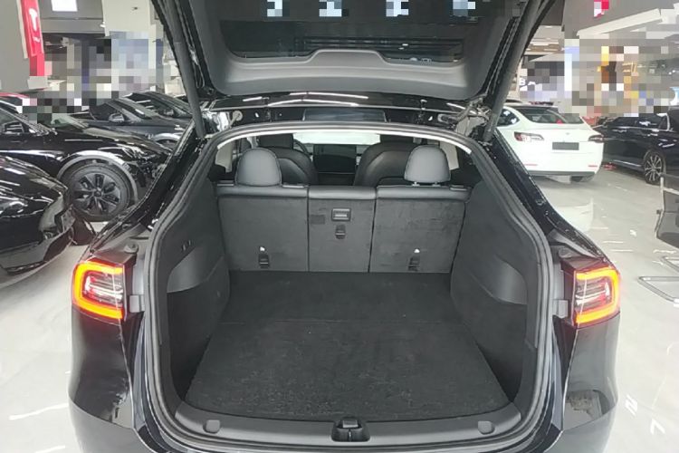 Used Tesla Model Y 2022 Rear-Wheel-Drive Version Trunk