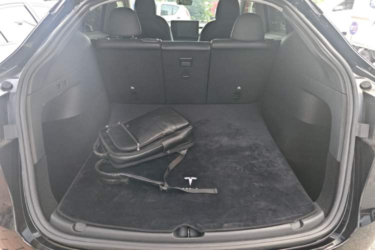 Used Tesla Model Y 2022 Rear-Wheel-Drive Version Trunk