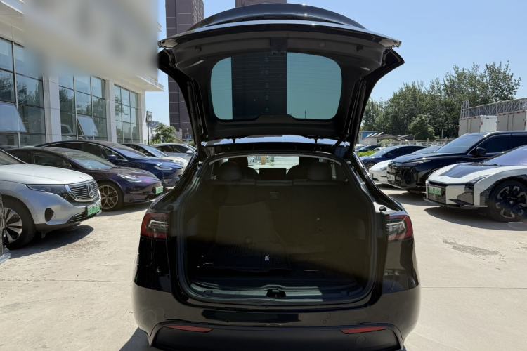 Used Tesla Model Y 2022 Rear-Wheel-Drive Version Trunk