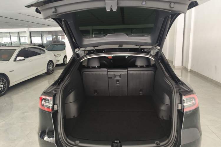 Used Tesla Model Y 2022 Rear-Wheel-Drive Version Trunk