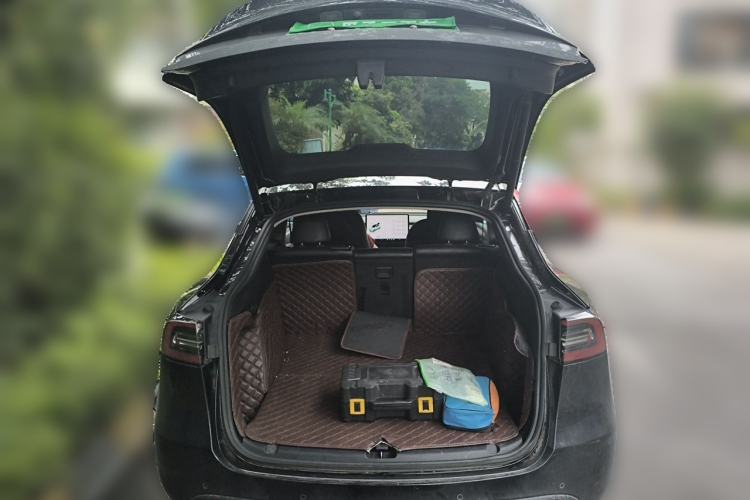Used Tesla Model Y 2022 Rear-Wheel-Drive Version Trunk