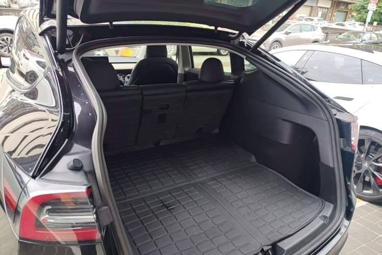 Used Tesla Model Y 2022 Rear-Wheel-Drive Version Trunk