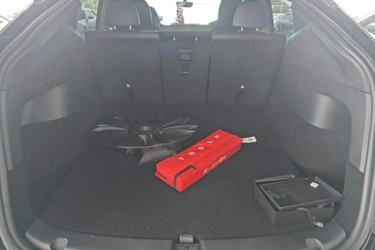 Used Tesla Model Y 2022 Rear-Wheel-Drive Version Trunk