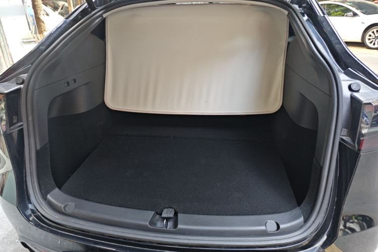 Used Tesla Model Y 2022 Rear-Wheel-Drive Version Trunk