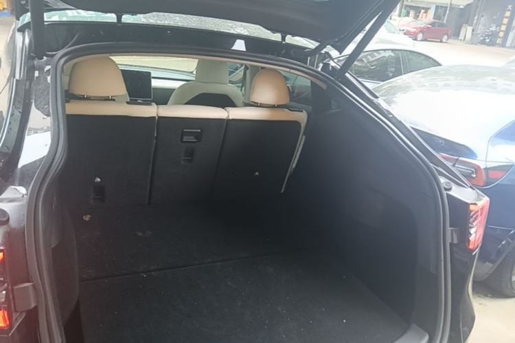 Used Tesla Model Y 2022 Rear-Wheel-Drive Version Trunk