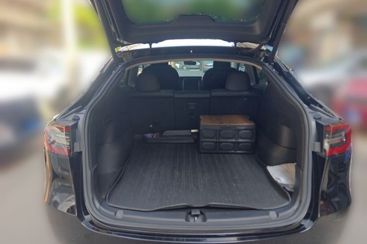 Used Tesla Model Y 2022 Long-Range All-Wheel-Drive Version Trunk
