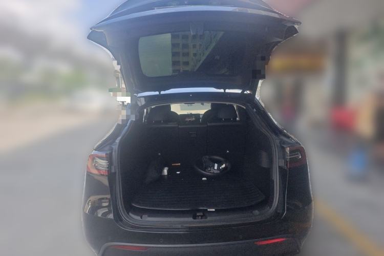 Used Tesla Model Y 2022 Rear-Wheel-Drive Version Trunk