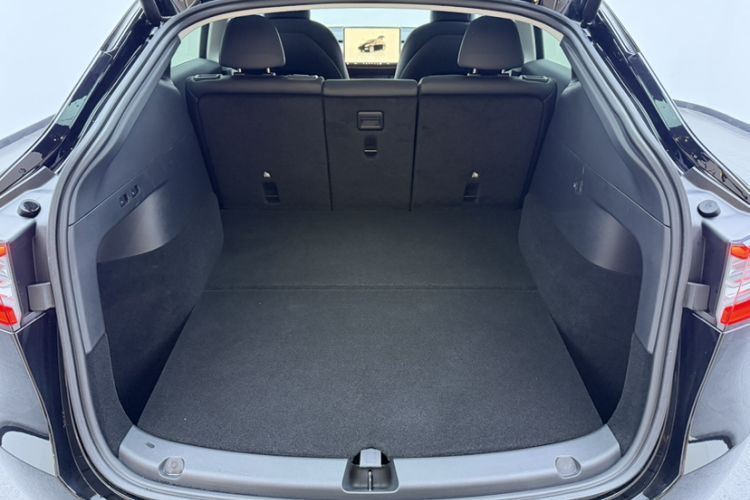 Used Tesla Model Y 2022 Rear-Wheel-Drive Version Trunk